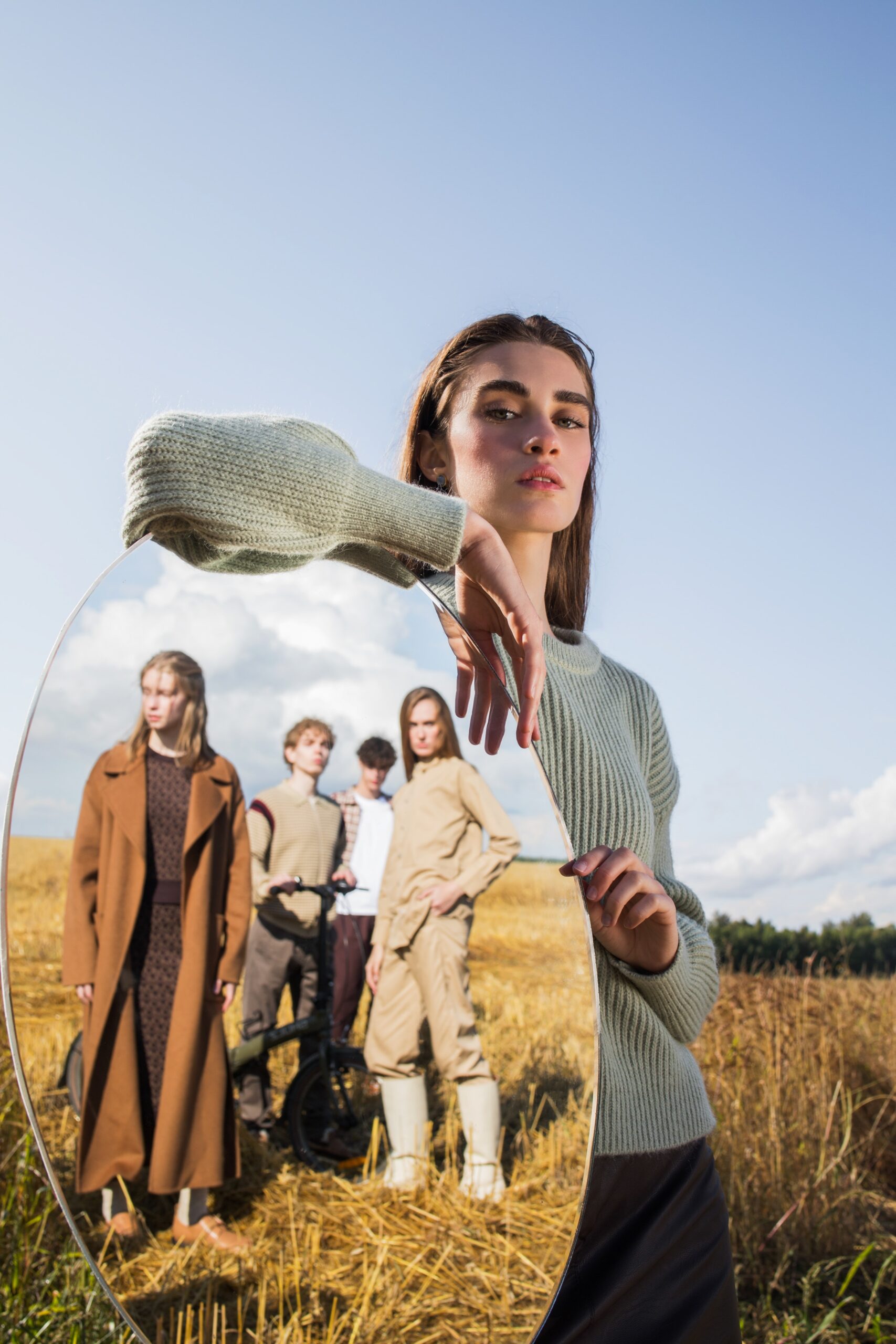 Frau und Gruppe